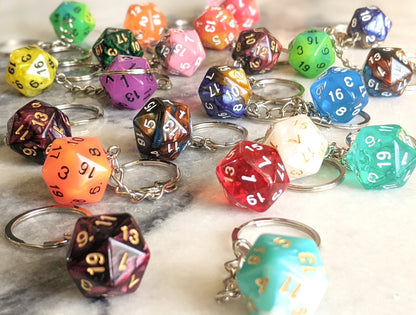 D20 Keychain Fantasy Tabletop RPG Gift (Random Color)