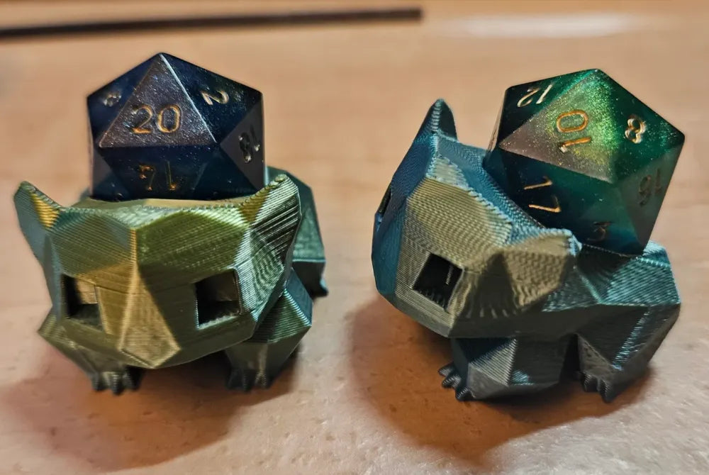 Bulbasaur D20 Bulbasaur D20 Dice Guardian + Mystery D20 (Random Color)