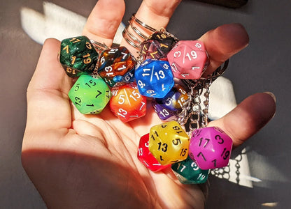 D20 Keychain Fantasy Tabletop RPG Gift (Random Color)