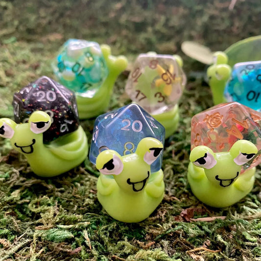 Snail d20 Fantasy Tabletop RPG dice guardian + Mystery D20 (Random Color)